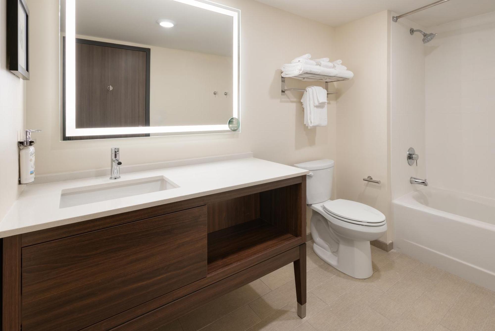 Holiday Inn & Suites Richmond West End, An Ihg Hotel Exteriér fotografie
