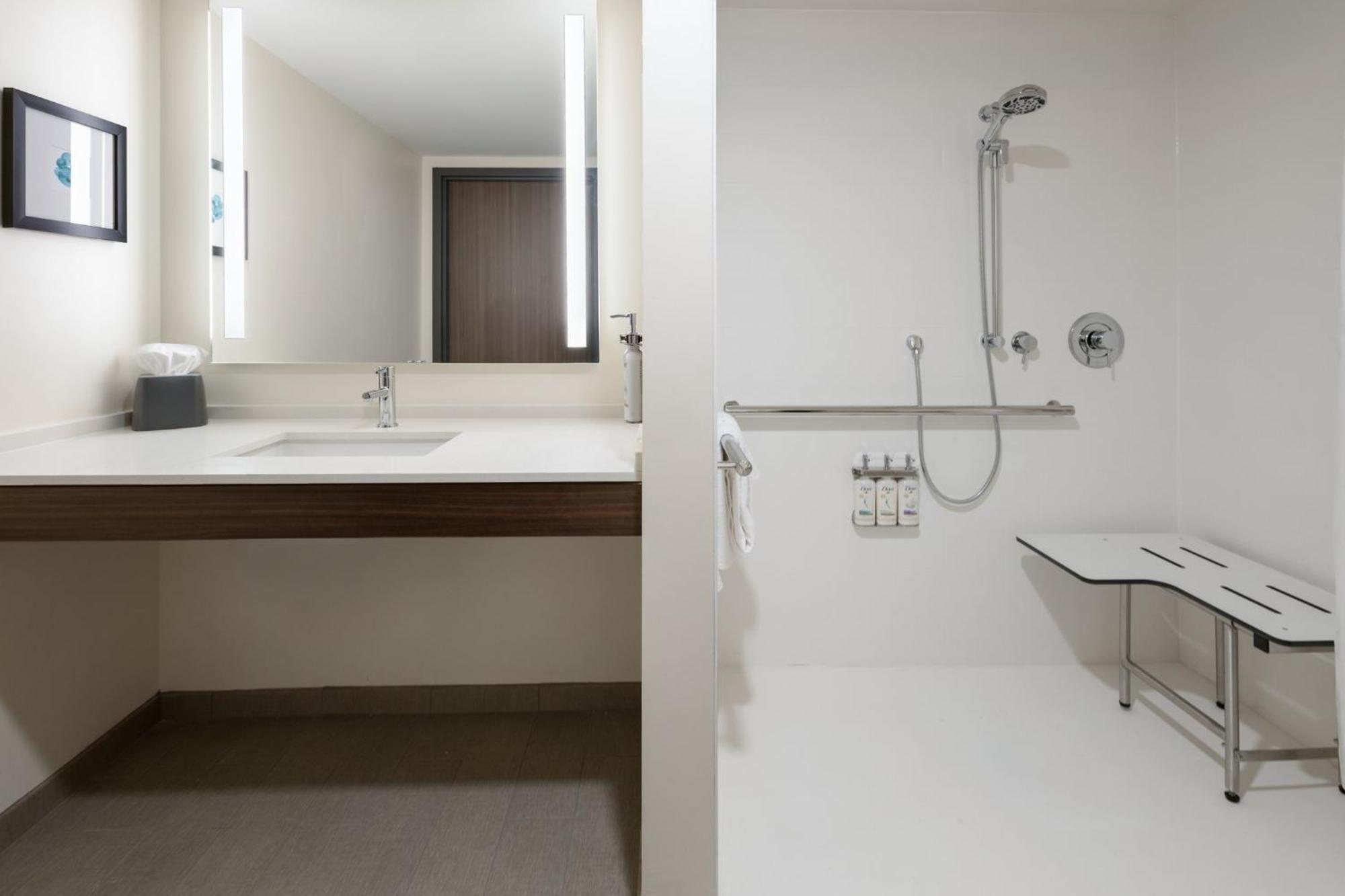 Holiday Inn & Suites Richmond West End, An Ihg Hotel Exteriér fotografie