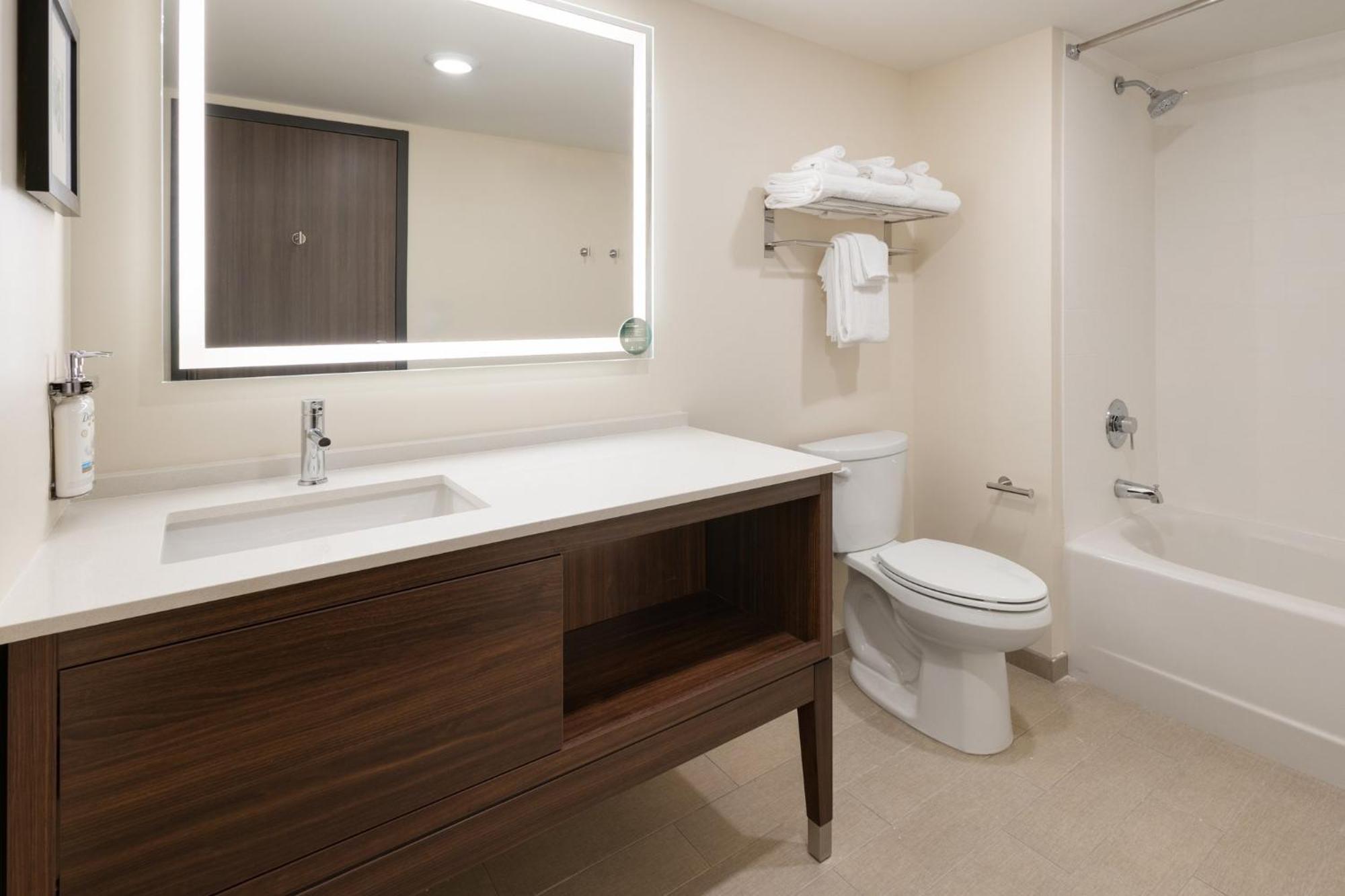 Holiday Inn & Suites Richmond West End, An Ihg Hotel Exteriér fotografie