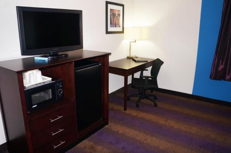 Holiday Inn & Suites Richmond West End, An Ihg Hotel Exteriér fotografie